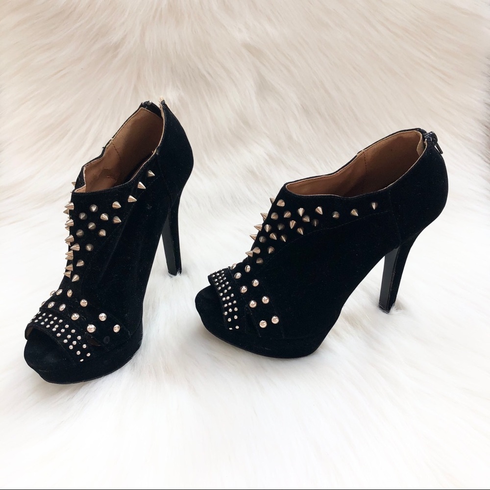 Black and Gold Spiked Heels - Picture 4 of 4